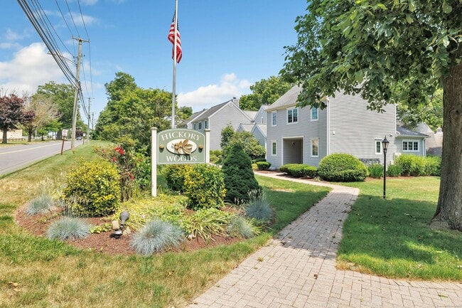 Building Photo - 104 Hickory Woods Ln Unit 104 Rental
