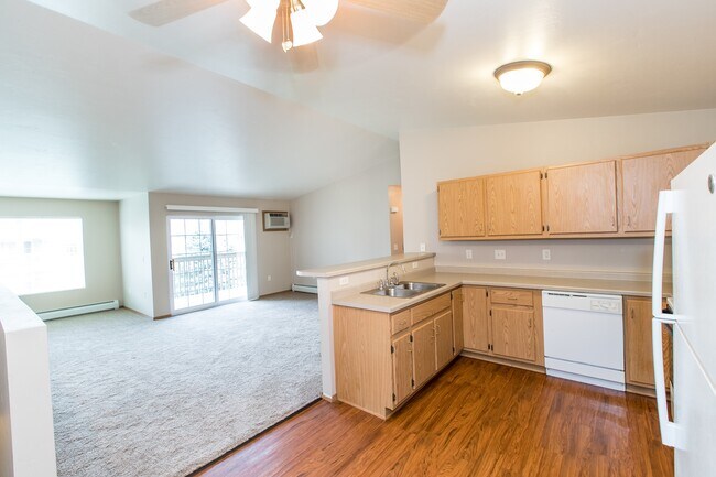 Photo - Charlotte Court Apartments