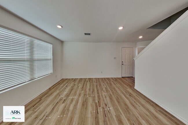 11106 N Lake Mist Ln