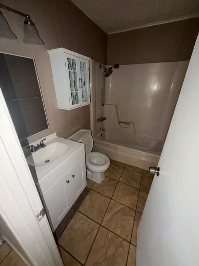 Photo - 709 9th St Unit 1
