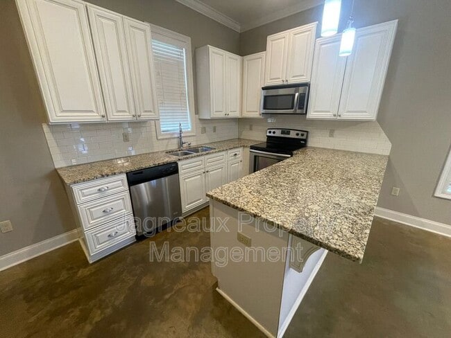Photo - 102 Hargrave Dr