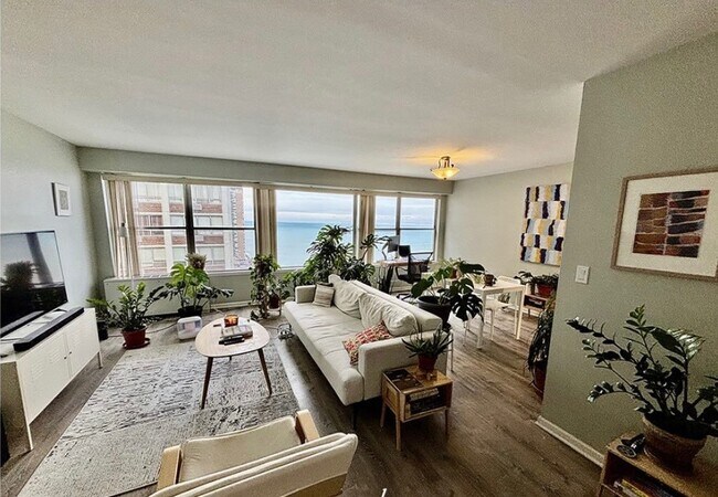 Photo - 6157 N Sheridan Rd Unit 17E