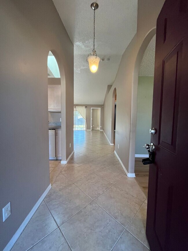 Photo - Beautiful Fenced in Yard on a cul-de-sac!!!