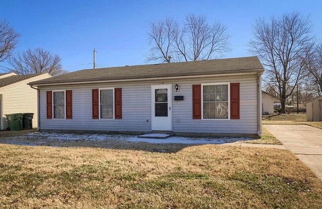 Building Photo - Updated 3 Bedroom/1 Bath