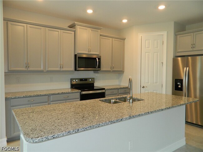 Photo - 3919 Crosswater Dr