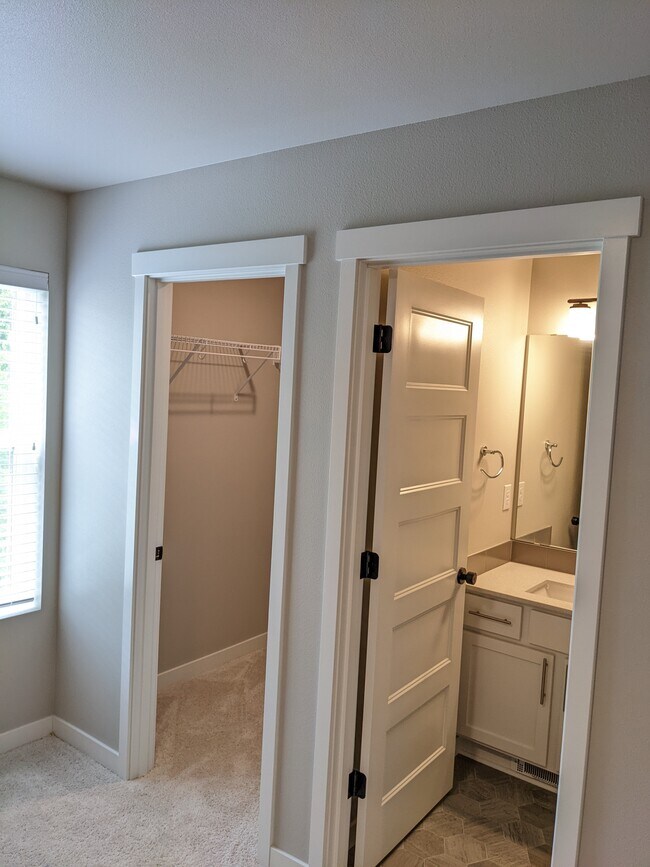 Photo - 13717 Admiralty Way