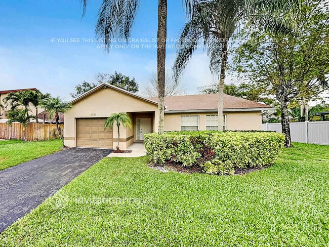 Building Photo - 5521 SW 58th Ct