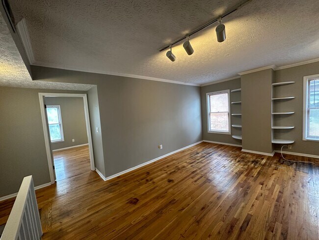 Photo - Summit St 814-816 MLR Unit 816