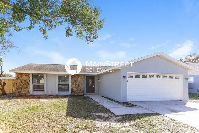 Building Photo - 3 Bedroom Pet-Friendly Home in Valrico, FL with Main Street Renewal