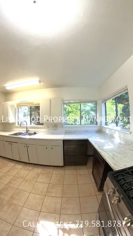 Photo - 364 Ruxton Ave Unidad 4