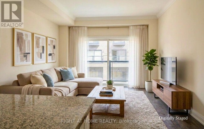 Photo - 1758 Lawrence Ave W
