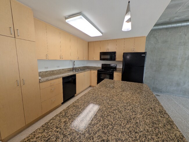 Photo - 1080 Park Blvd Unidad 517