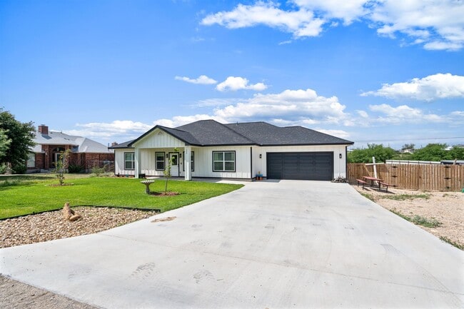 Photo - 204 Shadow Mountain Dr