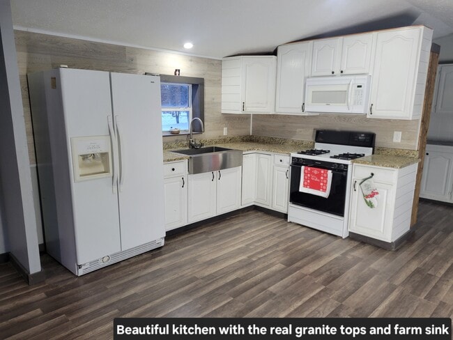 Granite Top/Farm Sink - W6764 Rural Est