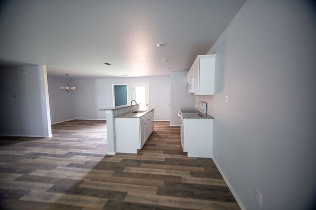 Photo - New Beginnings Start at AMRR: 3 Bedroom in Hill Valley!