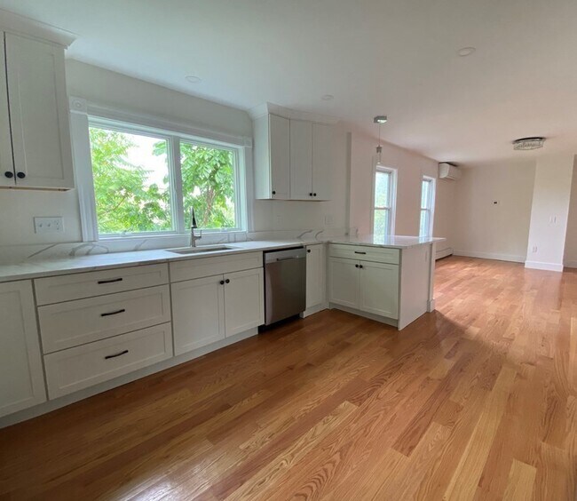 Photo - 444 Sumner St Unit 3