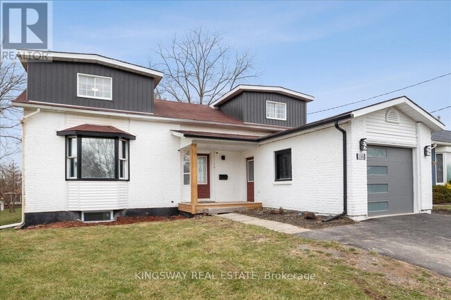 Photo - 1144 Fisher Ave