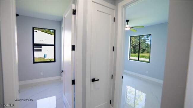 Photo - 2401-2403 Matena Ave S