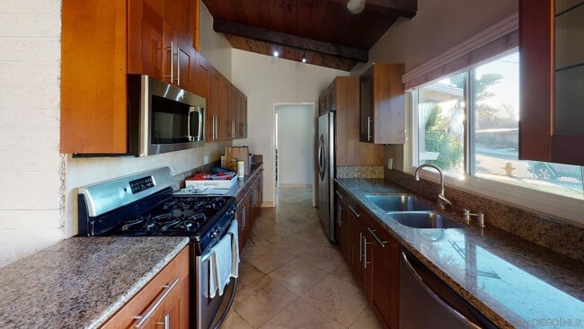 Photo - Large house on Prosperity! Private Yard!