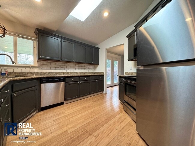 Photo - Charming 3-Bedroom Home with Fenced Yard & 2-Car Garage Near Downtown Puyallup!!