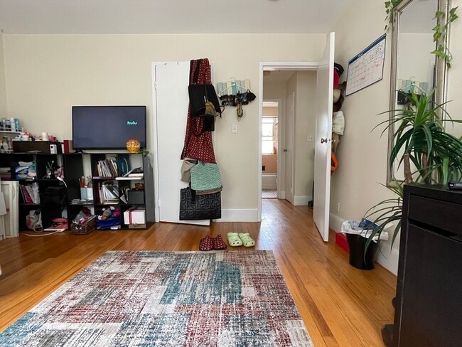 Building Photo - 98 Morton St Unit 60C