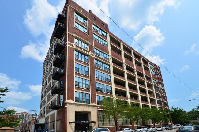 Building Photo - South Loop Chicago 1 Bed 1 Bath Apartment