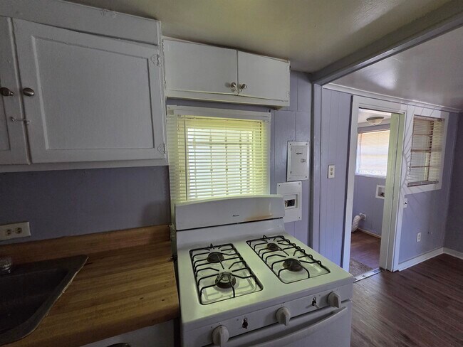 Photo - 1320 Faxon Ave