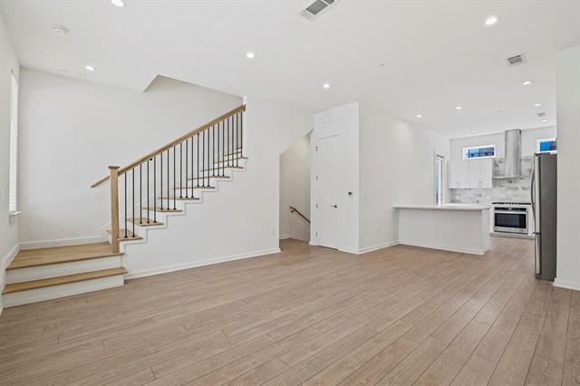 Photo - 410 W 9th St Unit 209