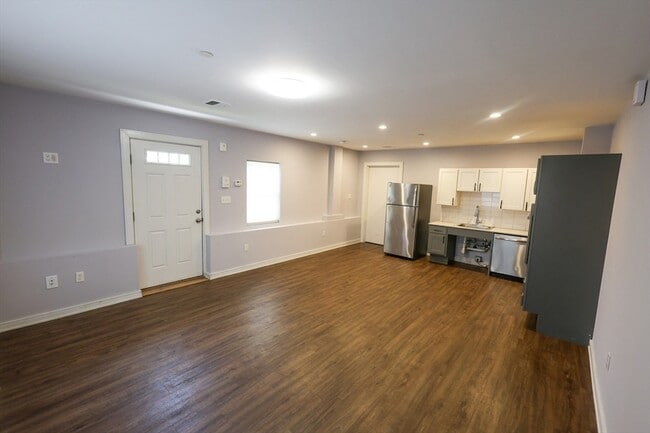 Photo - 332 Talbot Ave Unit 2