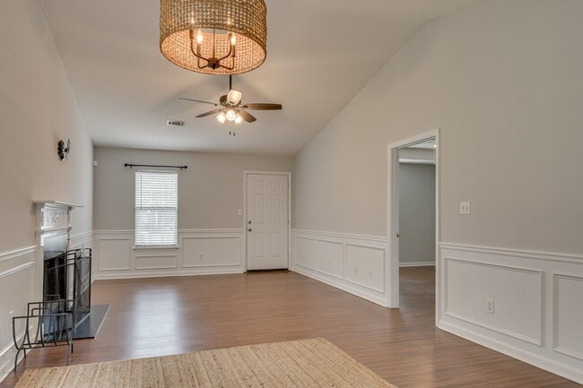 Photo - 2019 Hopetown Dr