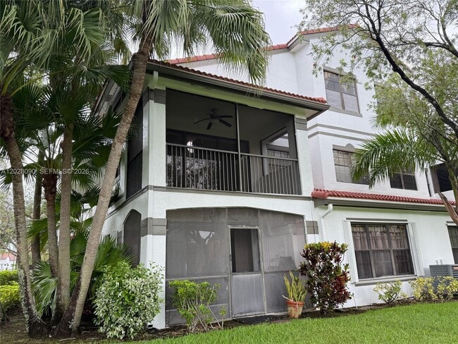 Building Photo - 401 SW 158th Terrace Unit 206