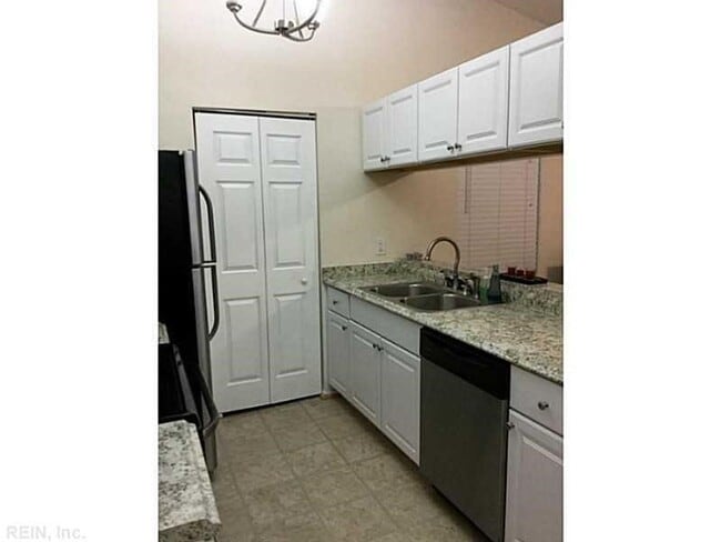 Photo - Thalia Station