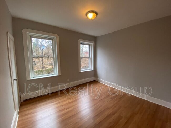 Photo - 96-98 Woodledge Street Unidad 3L / 3rd Floor