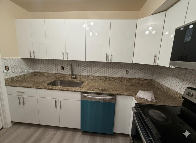 Photo - 604 NW 13th St Unit 23