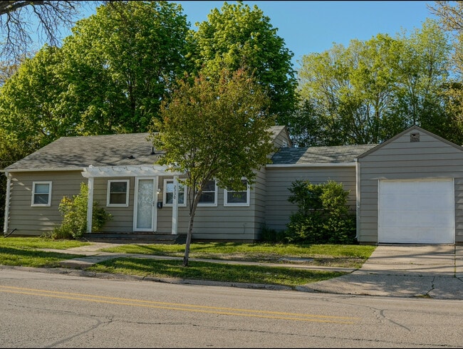 Photo - 2330 Rural St House