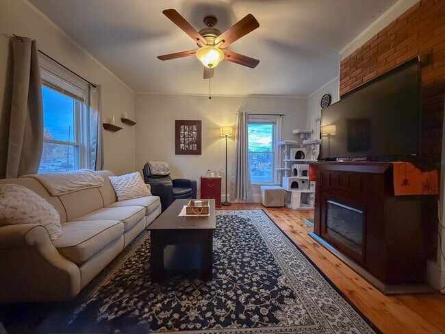 Photo - 173 Elm St Unit 2