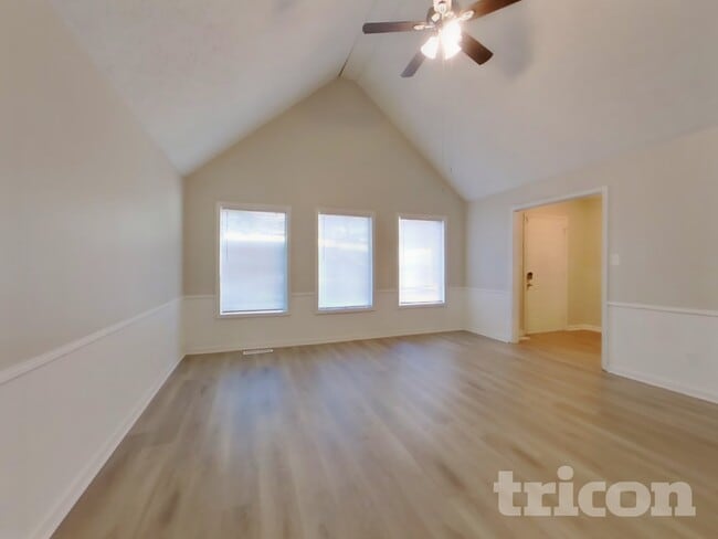 Photo - 2395 Wales Dr