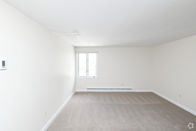 2 BR, 1 BA