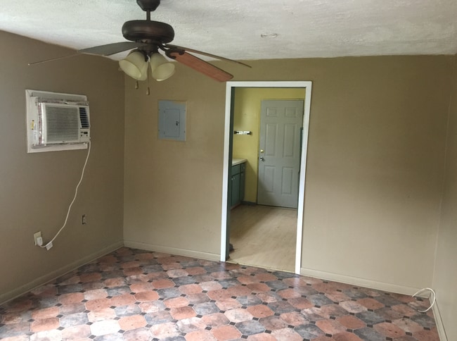 Photo - 7908 Siskin Avenue