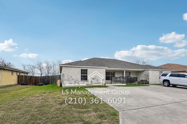 Photo - 7636 Oak Chase