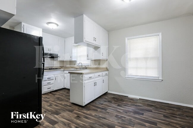 Photo - 3605 S Stayton Ave