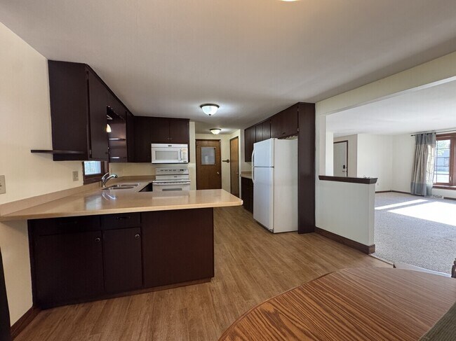 Photo - 1798 Chateau Dr