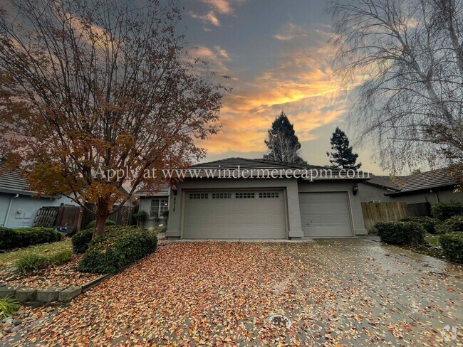 Building Photo - Charming 3-Bedroom, 2-Bath Rental Home in ...