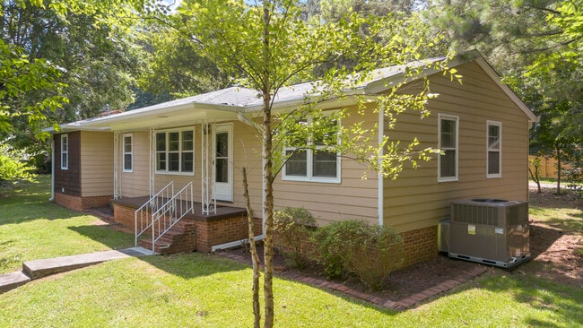 Photo - 3005 Pine Dr NE