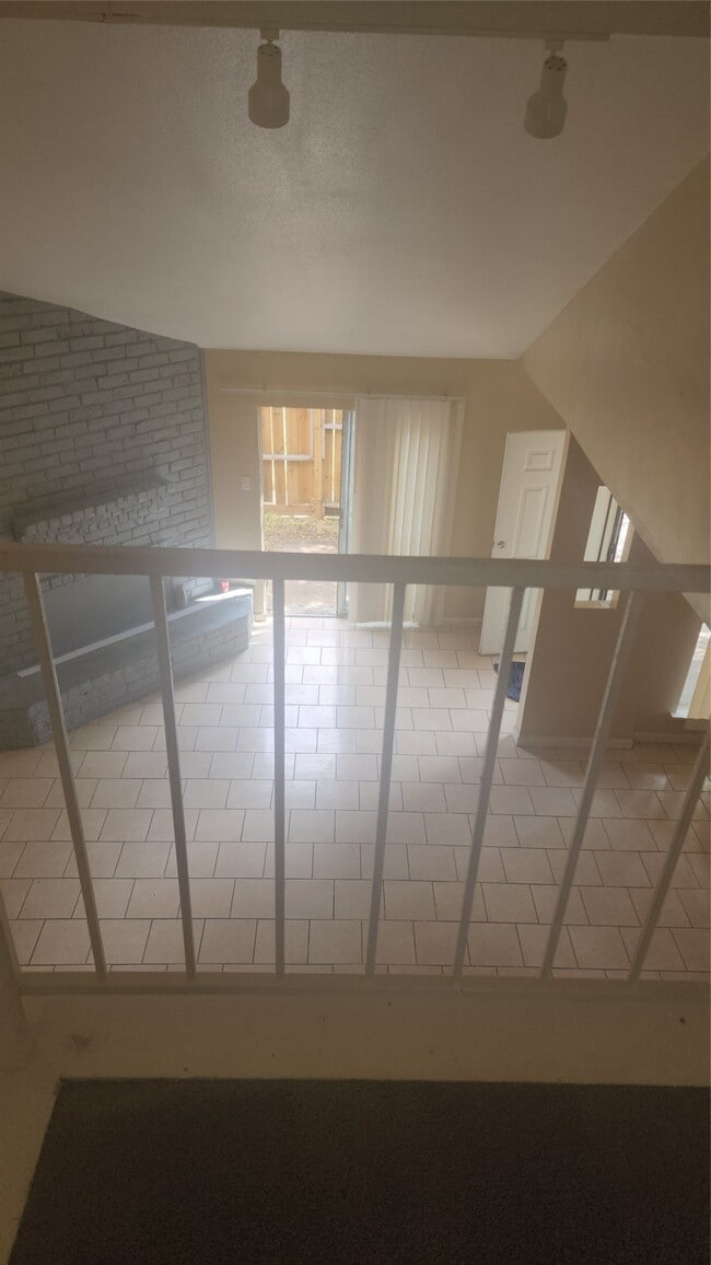 Building Photo - 12223 Wild Pine Dr Unit C