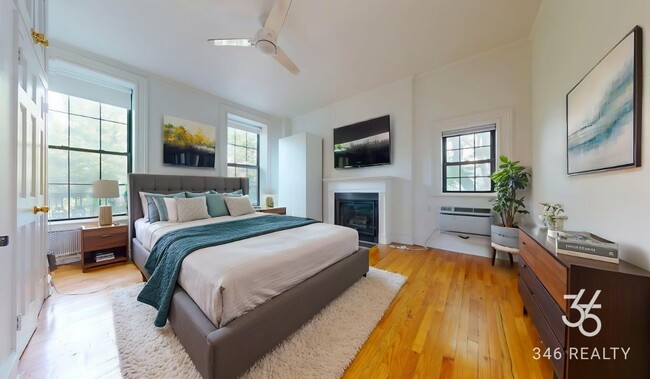 Photo - East 10th Street Unit 4