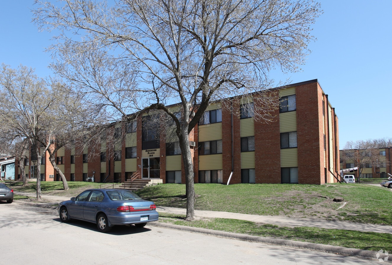 Photo - Anderson Plaza Apartments