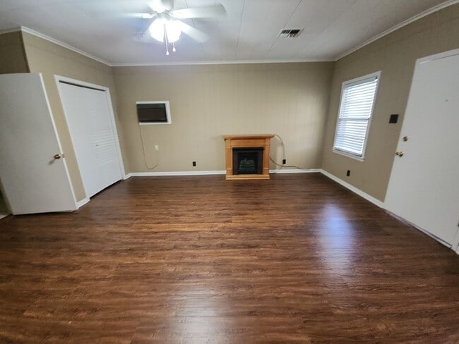 Photo - 457 Wallace Rd