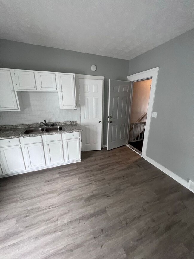 Photo - 3718 E 59th St Unidad UP