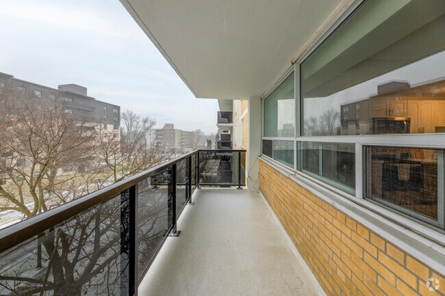 1BR, 1BA - Balcony